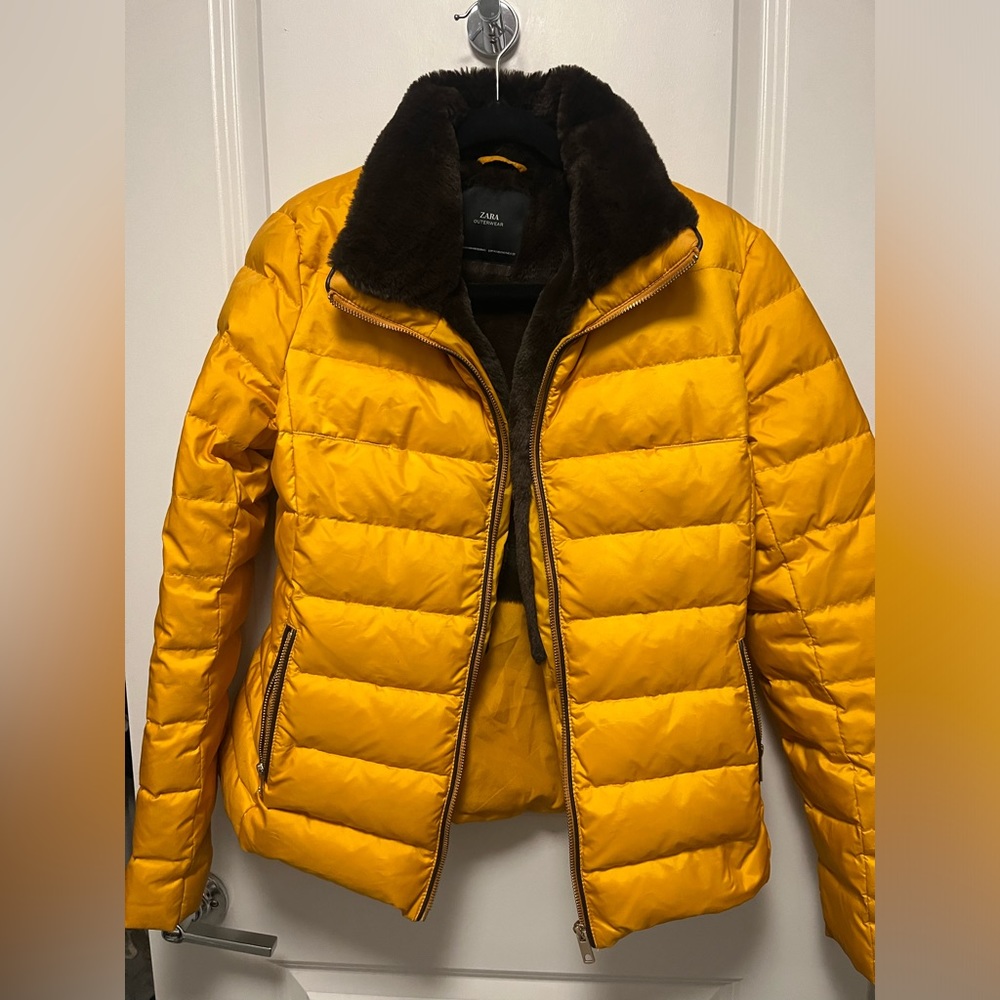 Zara Women's faux fur lined puffer jacket Size Medium